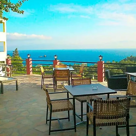 With Adult And Childrens Pool And Sea View - Pelekas Hotel Corfu (city)