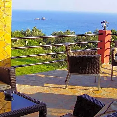 With Adult And Childrens Pool And Sea View - Pelekas Corfu (city)